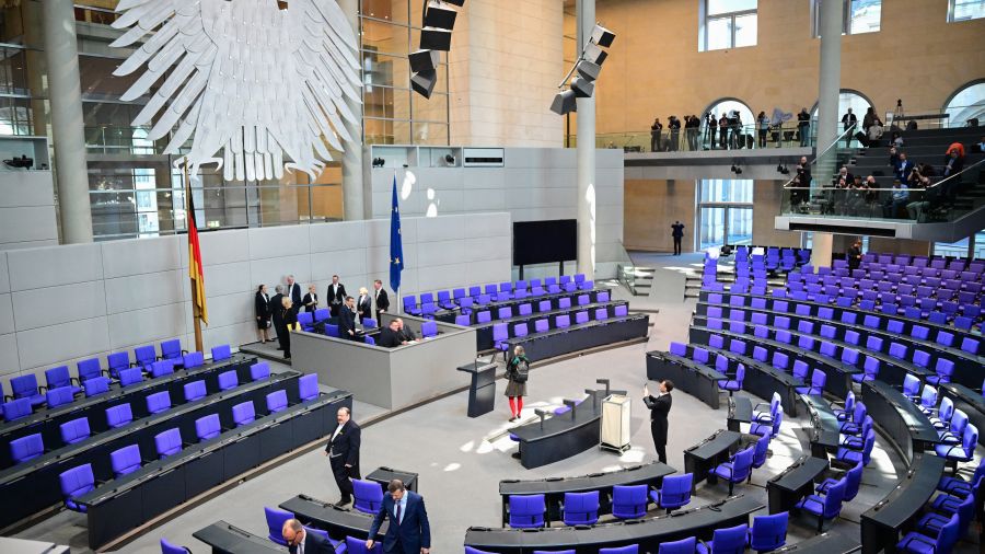 Feu vert des députés au "bazooka" budgétaire pour réarmer l'Allemagne
