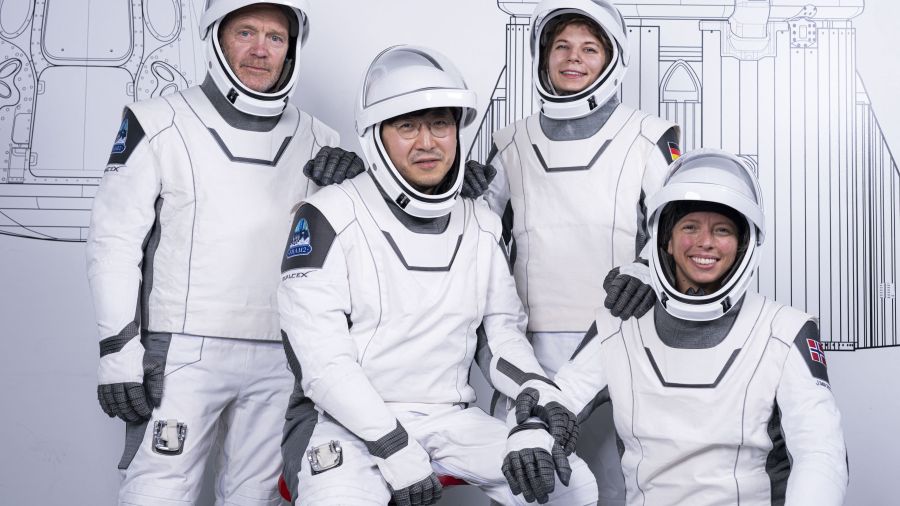 SpaceX envoie sa première mission spatiale privée à survoler les pôles terrestres