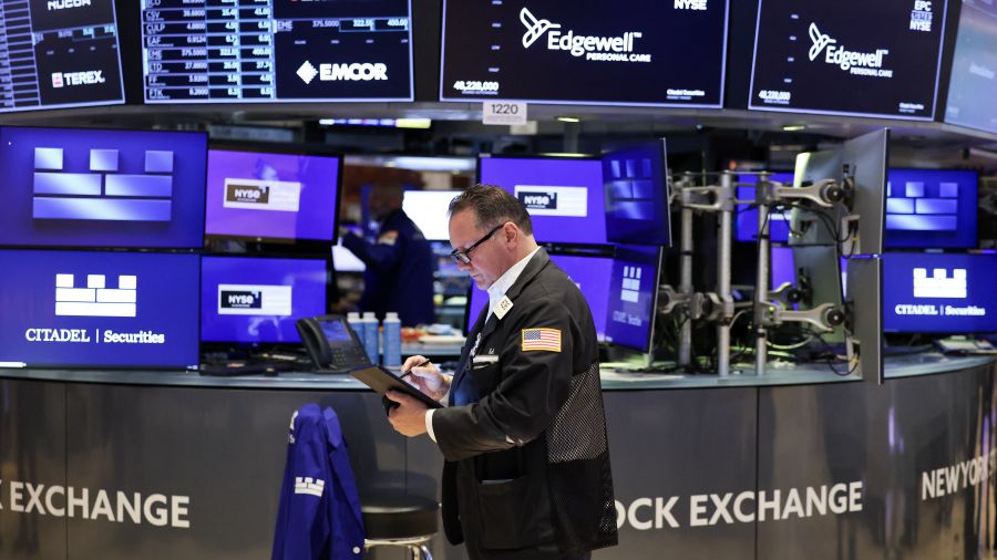 Les Bourses européennes chutent, le pétrole s’envole, l’or se renforce face aux tensions géopolitiques au Moyen Orient