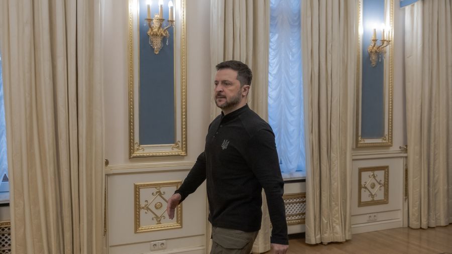 Frappe meurtrière en Ukraine : Zelensky dénonce une "faible" réaction américaine