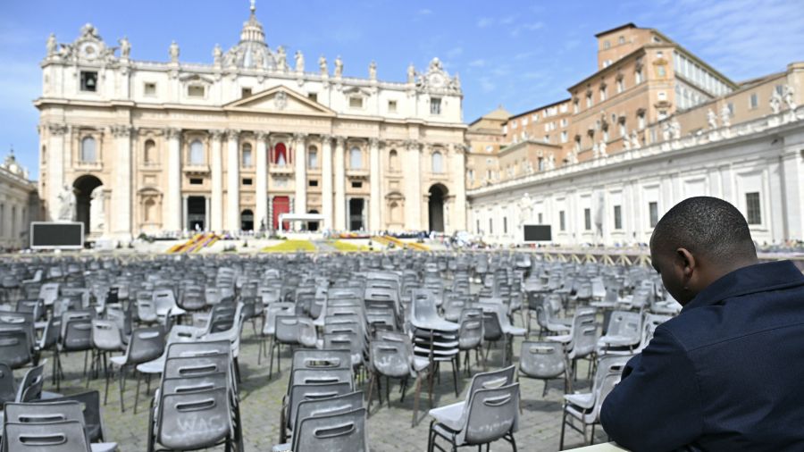 Que va-t-il se passer après le décès du pape François ?