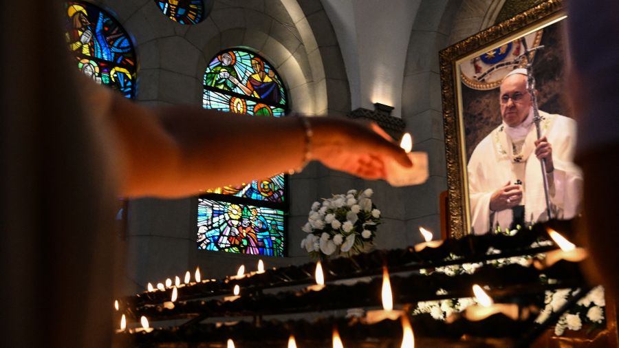 Les dirigeants et têtes couronnées attendus aux funérailles du pape samedi