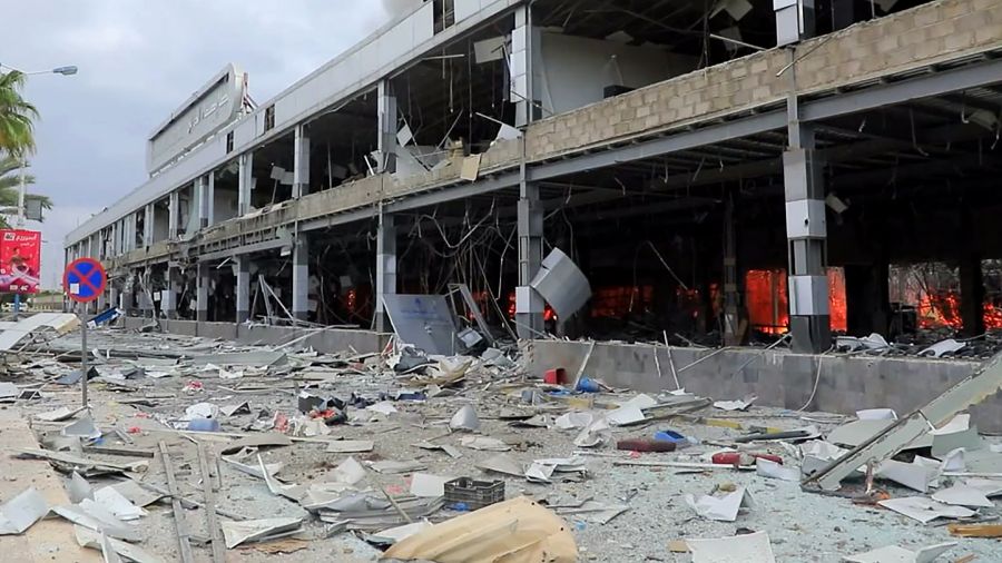 Yémen: le gouvernement dit avoir visé l'aéroport de Sanaa, aux mains des Houthis