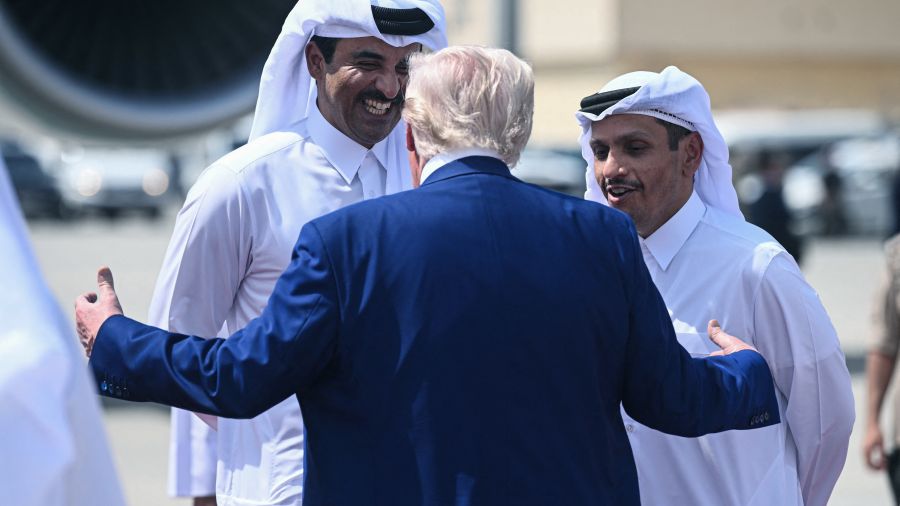 Trump dîne avec le Premier ministre du Qatar dans le New Jersey