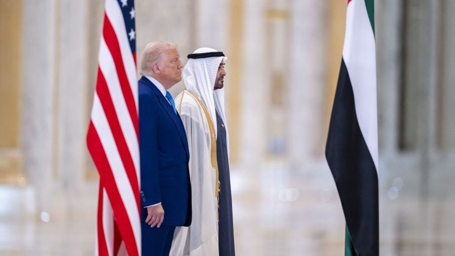 Donald Trump achève à Abou Dhabi une tournée régionale riche en promesses d'investissements