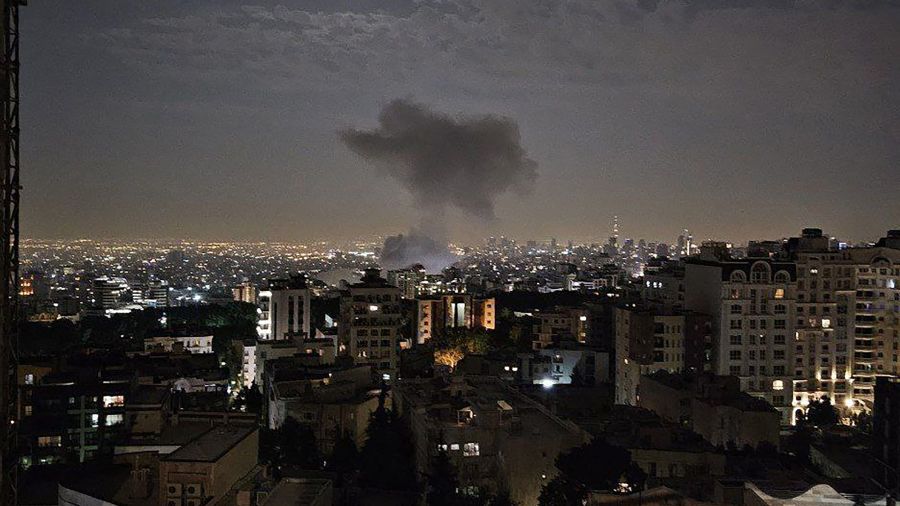 Israël entame une nouvelle soirée de frappes contre l'Iran, testant ses défenses