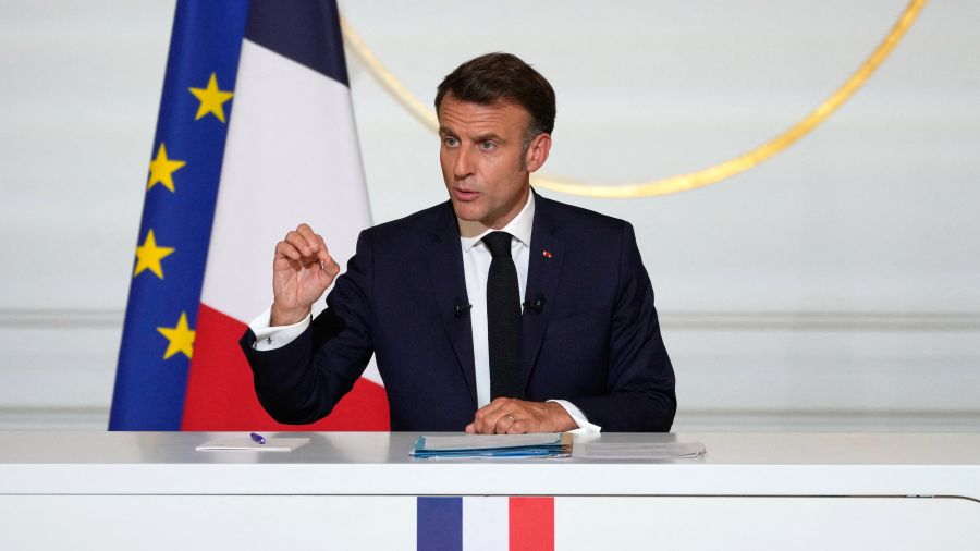 Macron appelle l'Iran à reprendre \