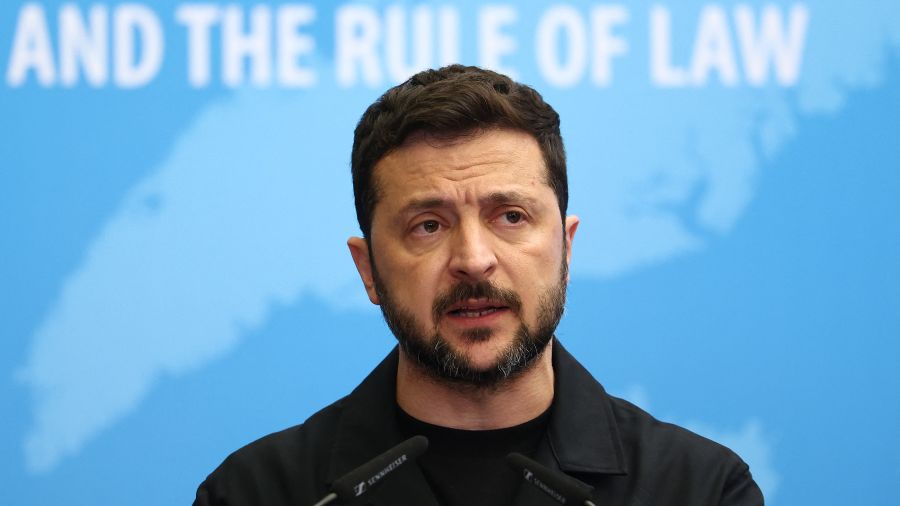 Zelensky signe un décret pour retirer l'Ukraine de la convention sur les mines antipersonnel