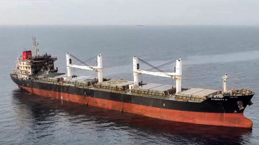Yémen: les Houthis publient une vidéo de membres d'équipage d'un bateau attaqué
