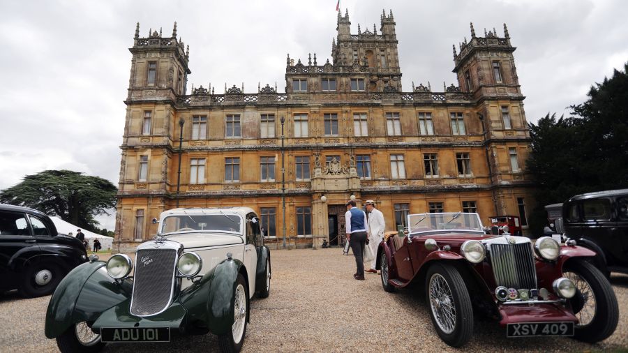 Enchères inédites: costumes et objets de «Downton Abbey»