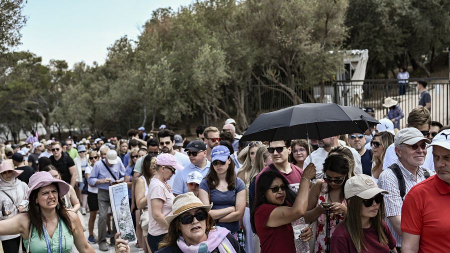 Plaka sous pression: le cœur historique d’Athènes menacé par le surtourisme
