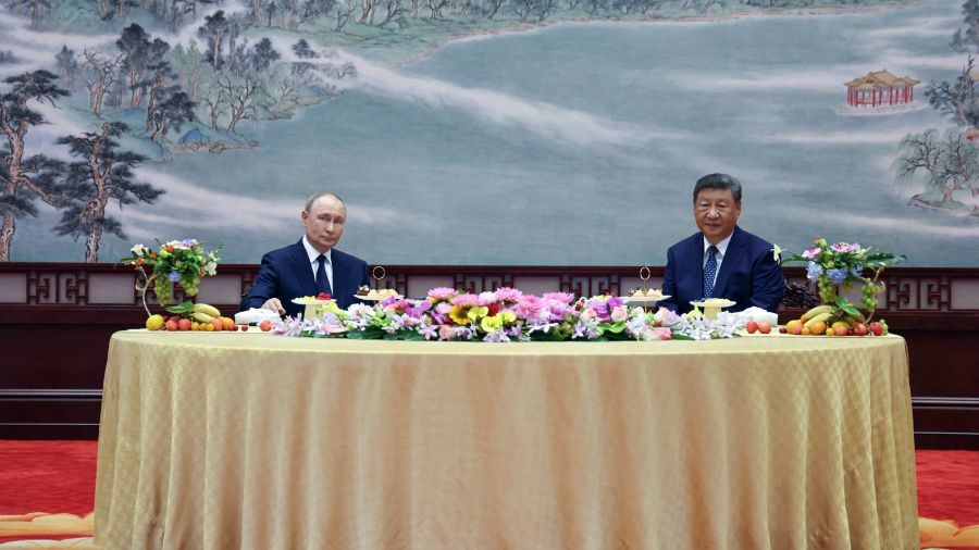 Poutine à Xi: les relations russo-chinoises sont à un "niveau sans précédent"