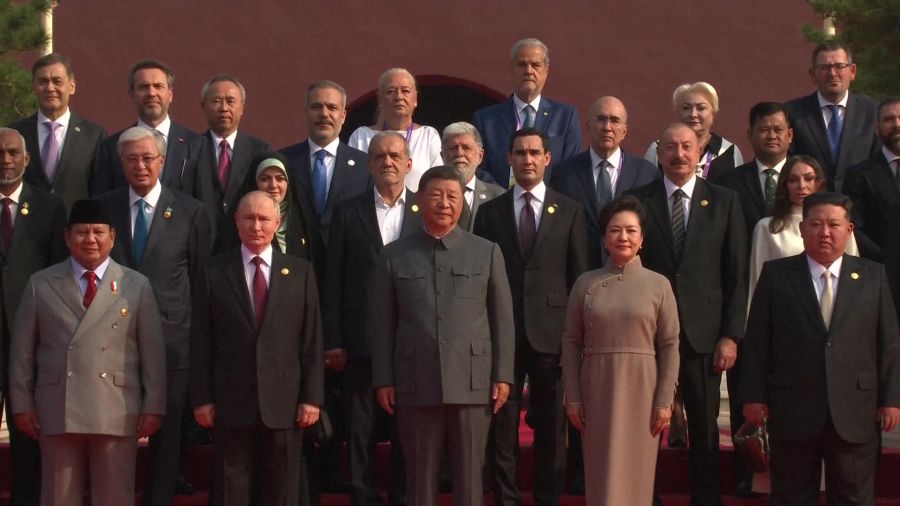 Kim, Poutine et Xi rassemblés à Pékin pour un défilé militaire géant