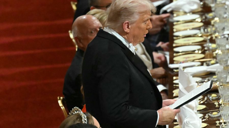 Après la pompe royale, la politique pour la seconde journée de la visite d'État de Trump 