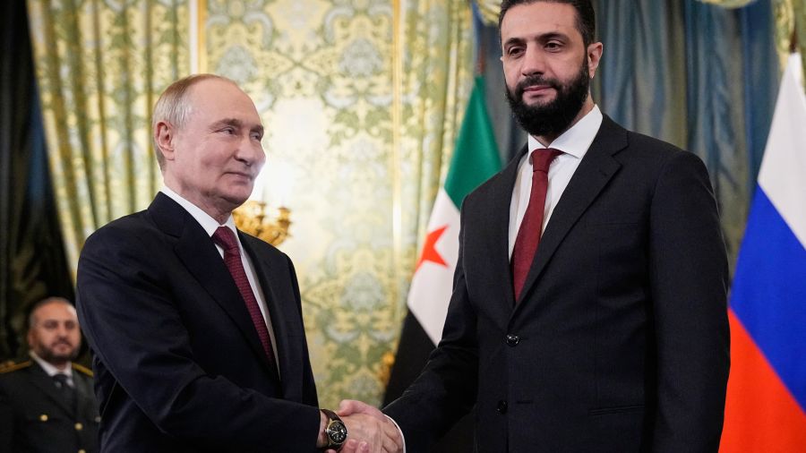Le président syrien dit à Poutine vouloir «redéfinir» les relations Moscou-Damas