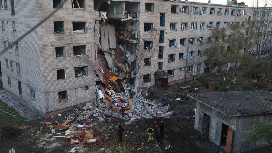 Nouvelle nuit d'attaques aériennes massives en Ukraine et en Russie