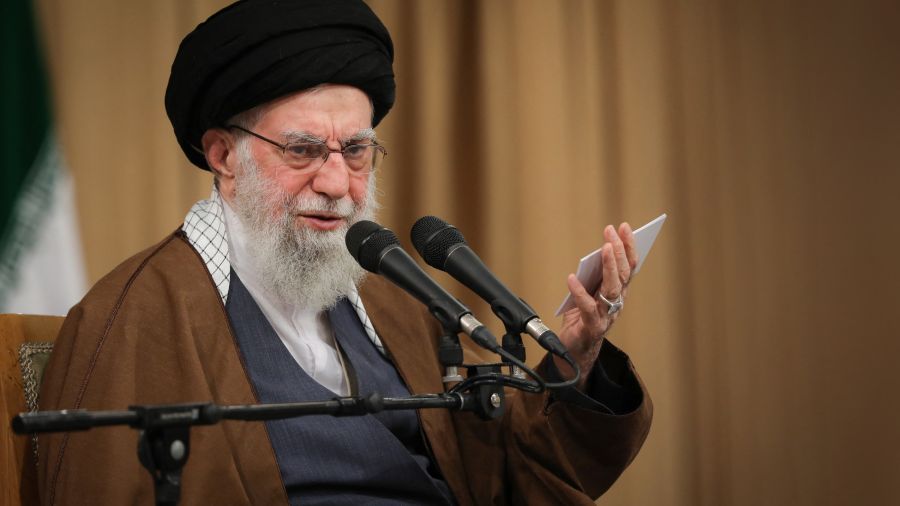Khamenei: les «émeutiers» devaient être «remis à leur place»