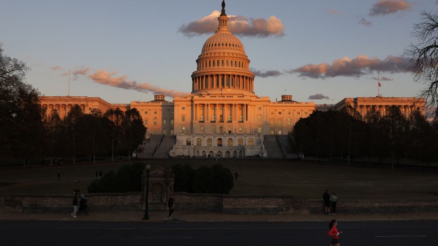 Les États-Unis vers une paralysie budgétaire a minima après un accord