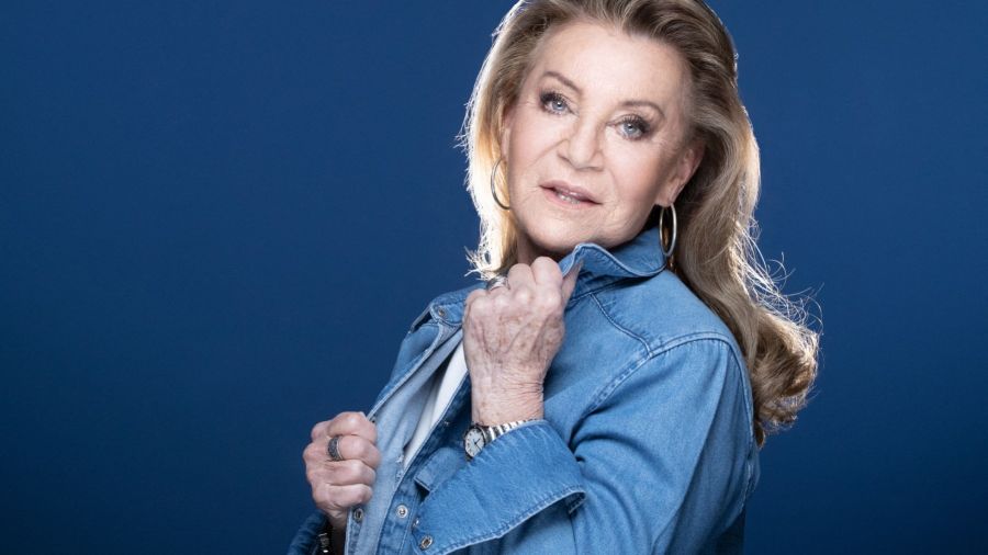 Sheila, icône infatigable, célèbre soixante ans de scène