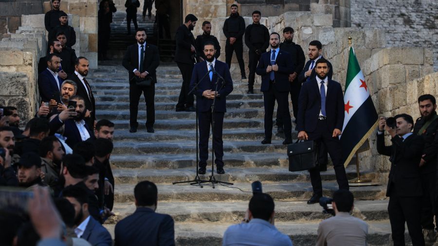 Syrie: Ahmad el-Chareh à Alep un an après la chute de la deuxième ville