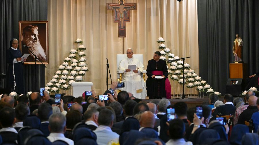 Le Pape Léon XIV salue le dévouement des Sœurs de la Croix à Jal el-Dib