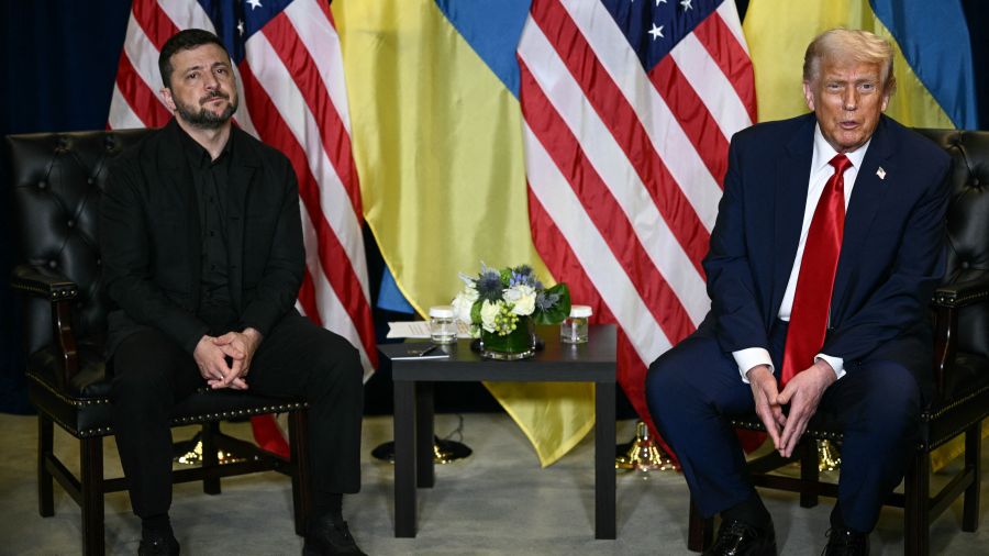 Kiev subit une attaque de drones et de missiles à la veille d'une rencontre Zelensky-Trump