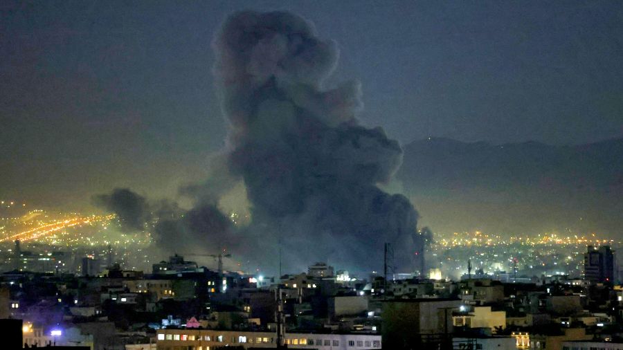 Israël lance une nouvelle vague de frappes contre l'Iran, les États-Unis revendiquent près de «2.000 cibles» touchées