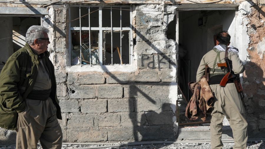 En Irak, des combattants kurdes attendent dans un bunker le soulèvement en Iran