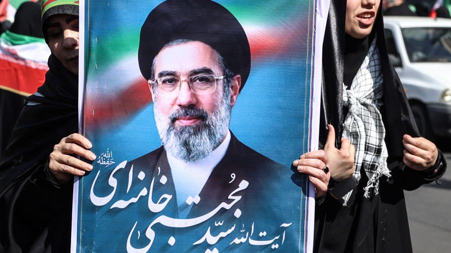 Khamenei: la marine iranienne est prête à infliger de «nouvelles défaites» à l'ennemi