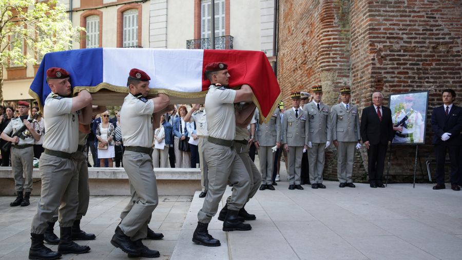 La France rend hommage au Casque bleu tué au Liban