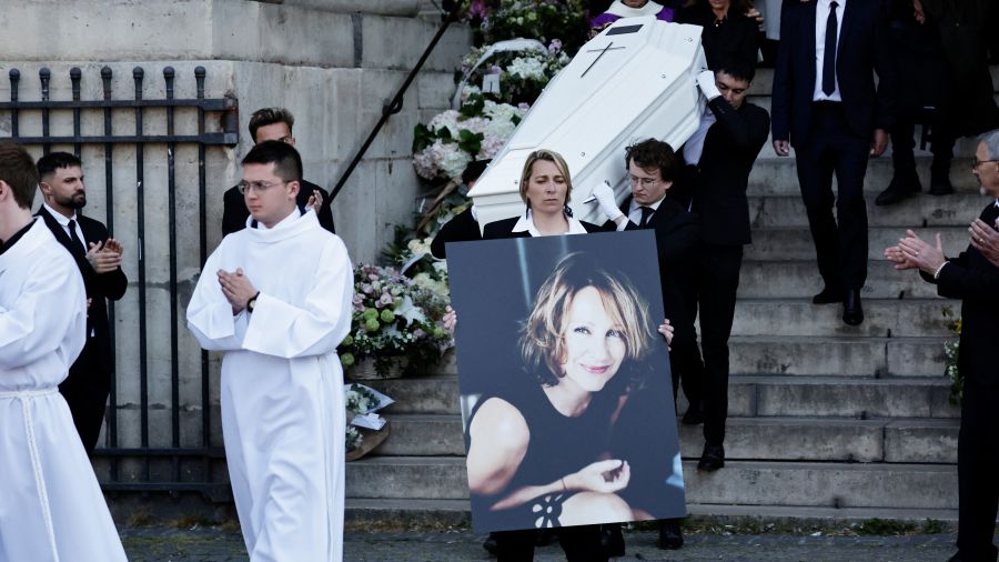 Dernier hommage à Nathalie Baye, actrice «inoubliable» que «tout le monde aimait»