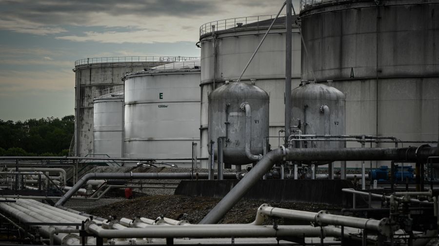 Le pétrole bondit de près de 4% après les frappes américaines en Iran