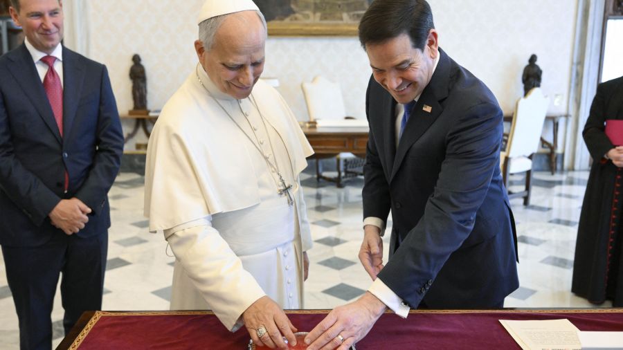 Rubio et le pape Léon XIV jouent l'apaisement