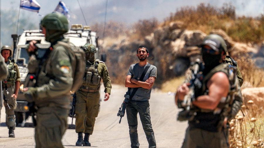 Cisjordanie: une centaine de colons attaquent un village, des policiers israéliens blessés