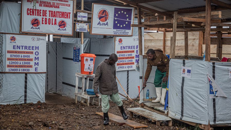 Ebola: un millier de nouveaux cas recensés en dix jours en RDC