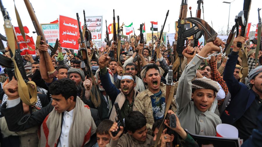 Un ministre yéménite accuse les Houthis de vouloir imposer des droits de passage en mer Rouge