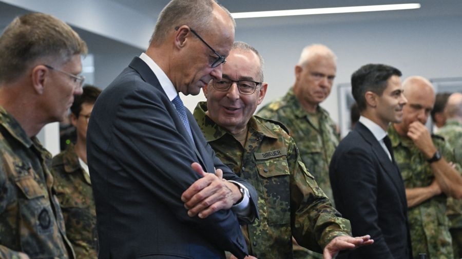 Merz appelle à l'unité autour de l'Ukraine face à la Russie, pointe l'AfD du doigt