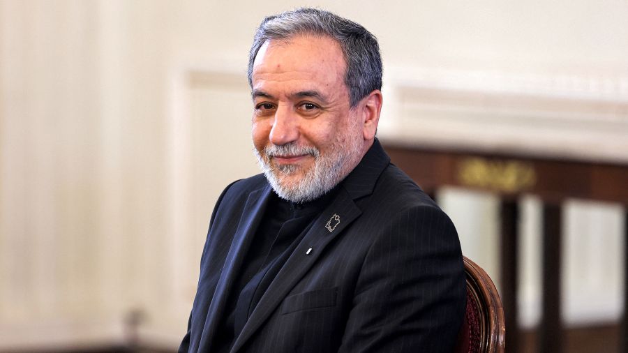 L'Iran dit aux États-Unis qu'il n'y a pas de «solution militaire» à leur conflit  
