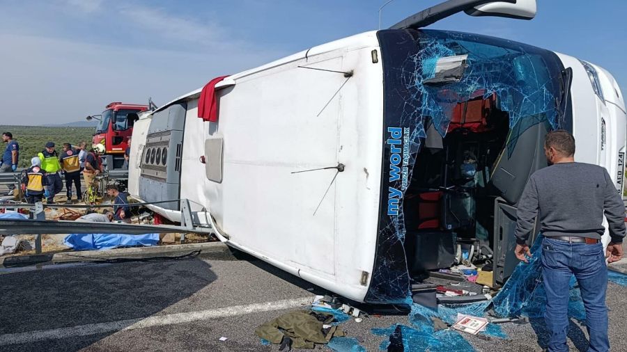 Un car percute un camion en Turquie: 11 morts et 27 blessés