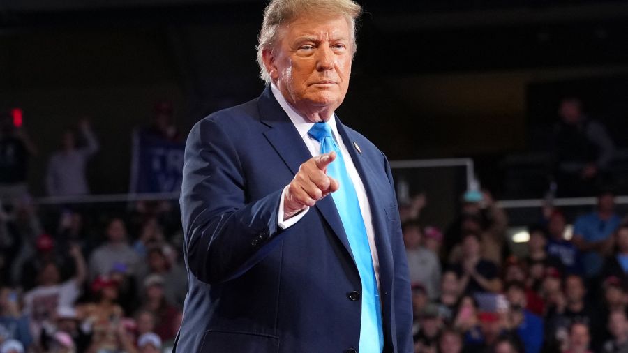 Trump affirme que «la France brûle», un pays «brisé» par l'immigration