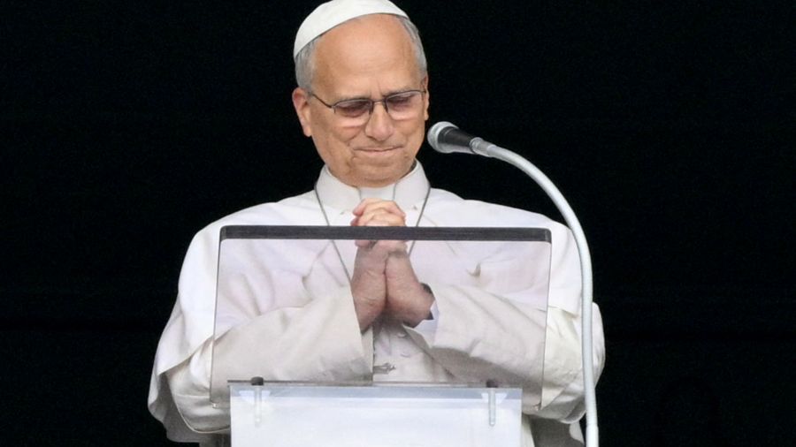 Le pape s'adresse à la foule au Vatican pour la première fois depuis son opération