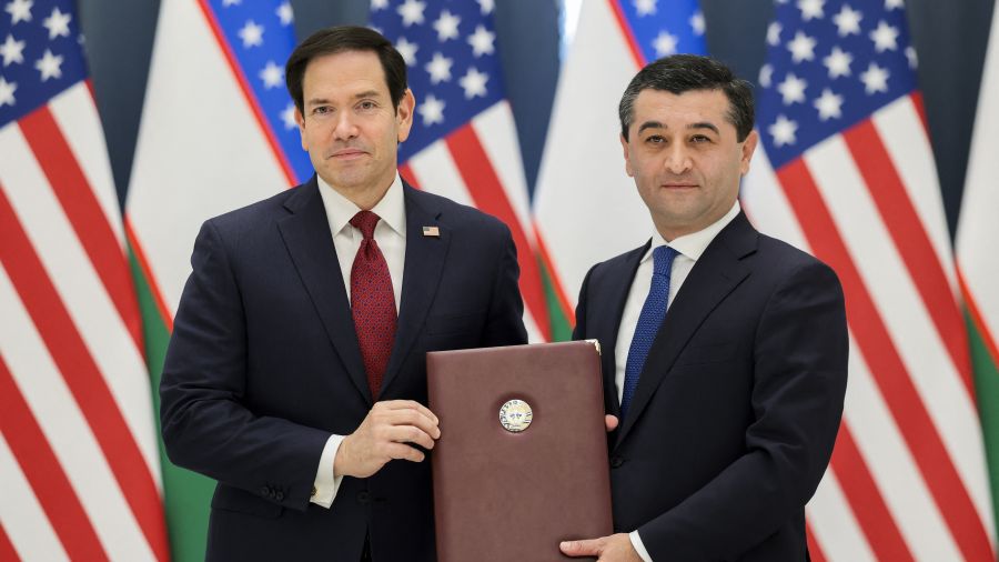 À Samarcande, en Ouzbékistan, Rubio tente de pousser l'avantage américain