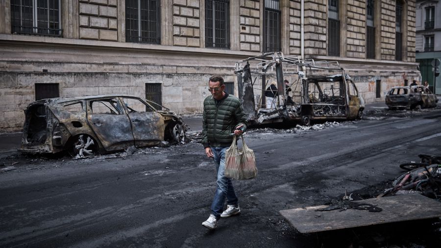 France: l'UE dit que le droit à manifester pacifiquement «doit être protégé» et dénonce les pillages