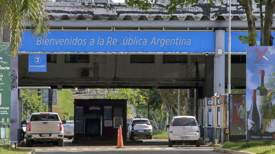 Bolsonaro vole vers l'Equateur depuis l'Argentine après avoir quitté le Brésil