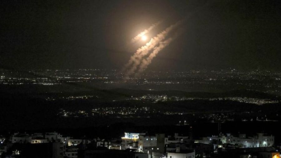 Israël mène des "frappes de précision" en Iran, Téhéran "se réserve le droit de riposter"
