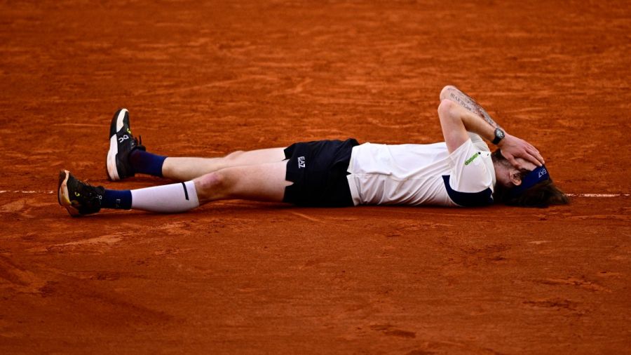 Roland-Garros: la sensation Boisson, Djokovic rejoint Zverev