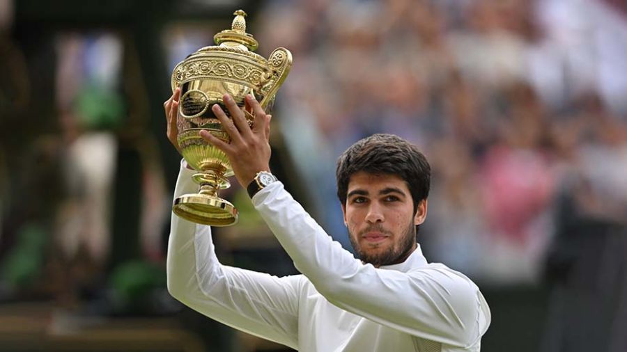 Alcaraz s'offre son premier sacre à Wimbledon et le scalp de Djokovic