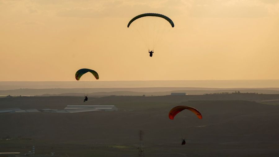 Après Jounieh, un nouvel accident de parapente à Jbeil