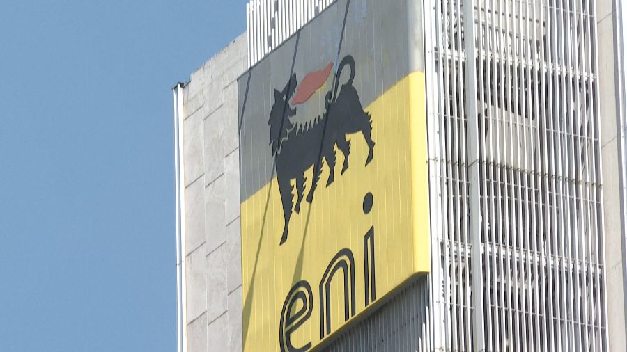Eni: chute de 73% du bénéfice trimestriel, due à la baisse des cours du pétrole