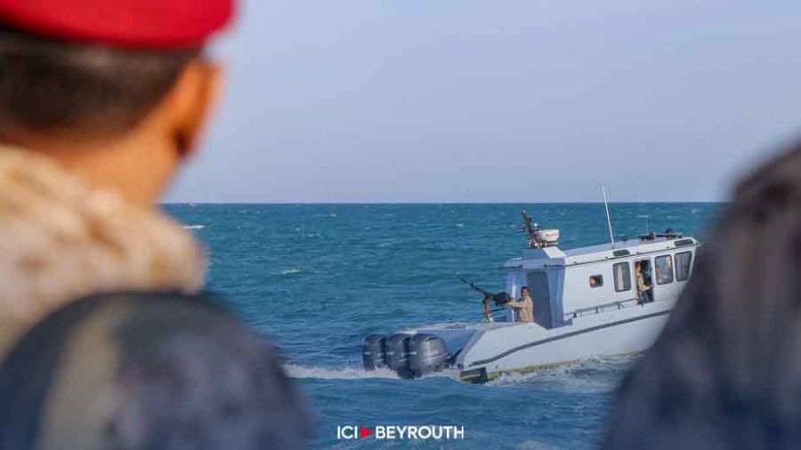 Des Houthis tirent sur un cargo en mer Rouge
